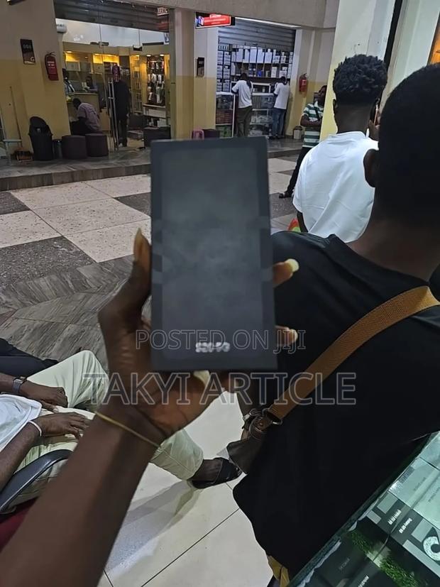 New Samsung Galaxy S20 128 GB Black · Photo 3