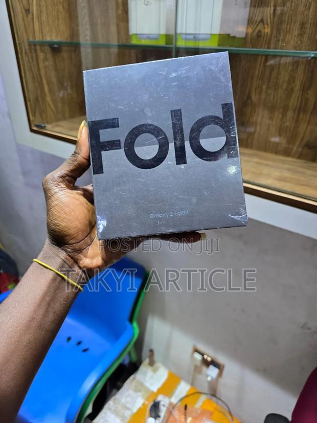 New Samsung Galaxy Z Fold4 256 GB Black · Photo 3