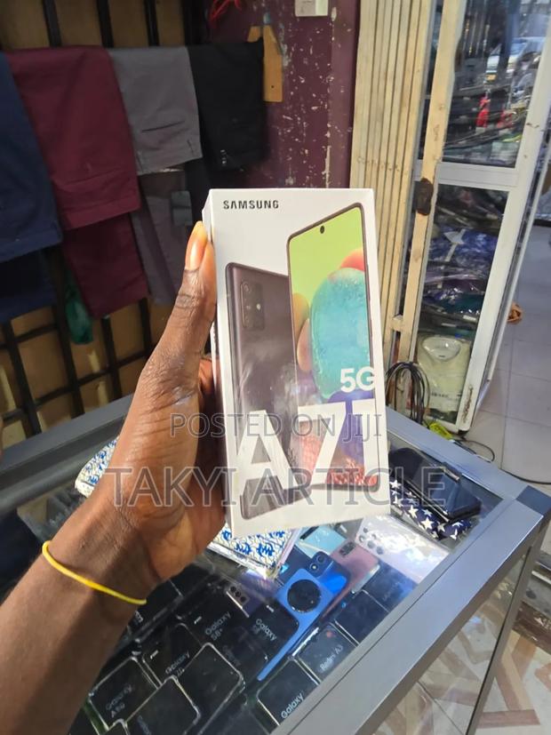 New Samsung Galaxy A71 5G 128 GB Black · Photo 4