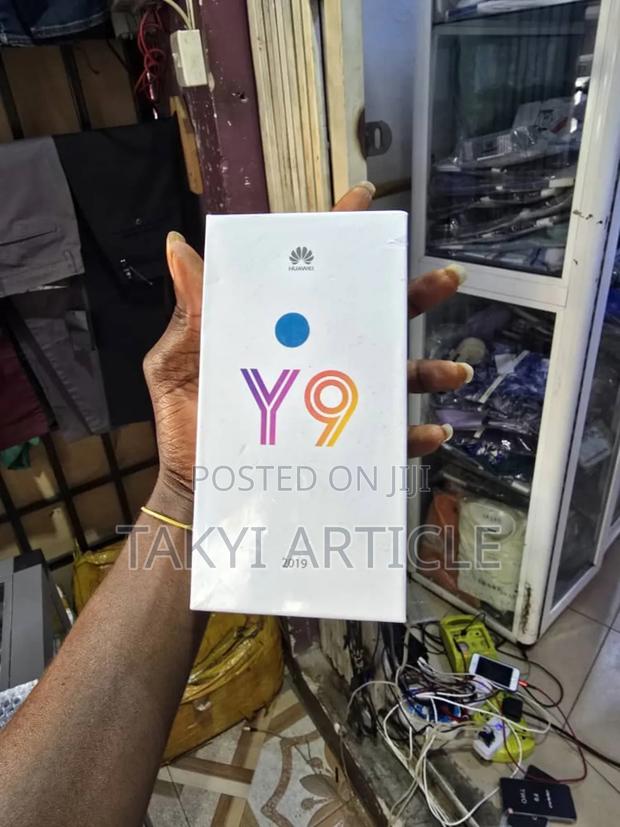 New Huawei Y9 2019 128 GB Blue · Photo 3