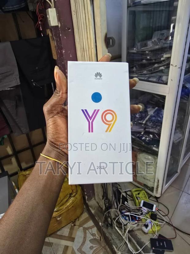 New Huawei Y9 2019 128 GB Blue · Photo 4
