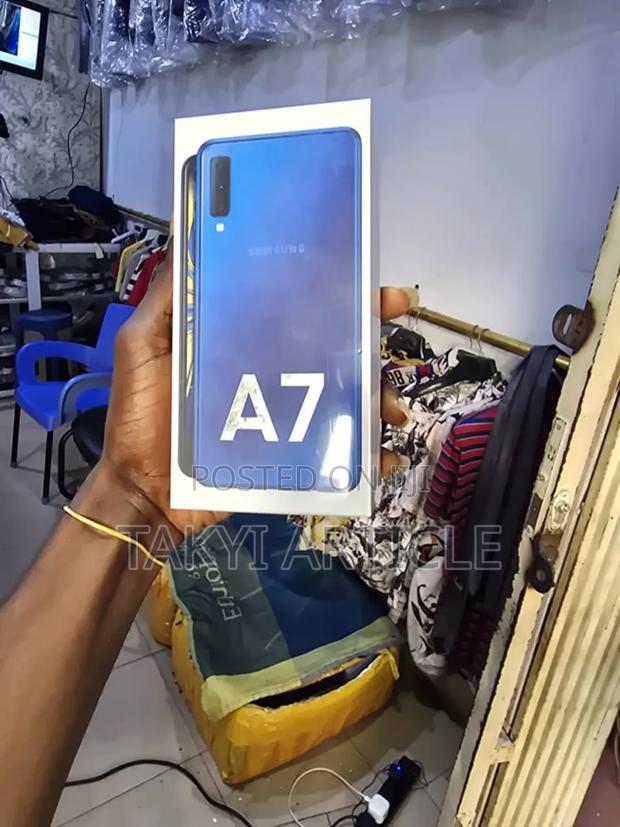 New Samsung Galaxy A7 64 GB Blue · Photo 3