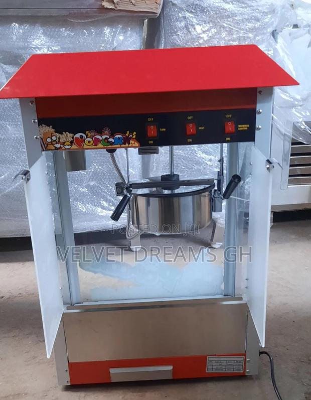 High-Performance Popcorn Machine With Warmer. · Photo 3