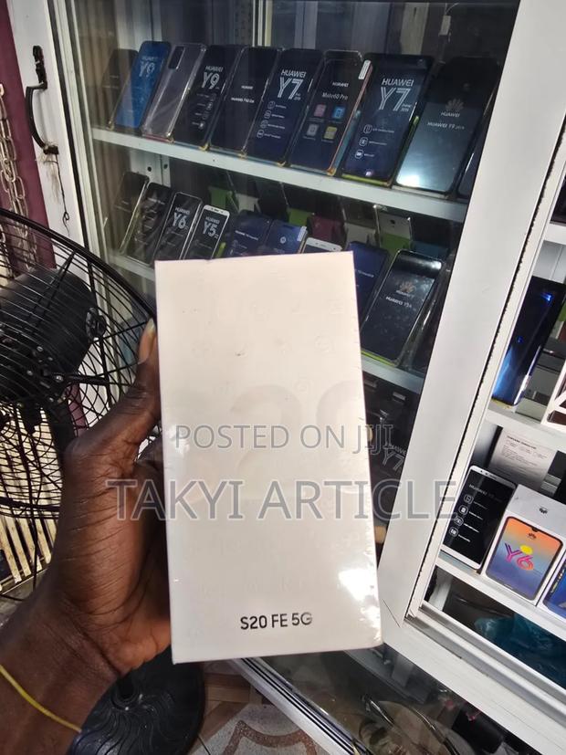 New Samsung Galaxy S20 FE 128 GB Black · Photo 3