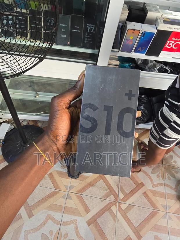 New Samsung Galaxy S10 Plus 128 GB Black · Photo 3