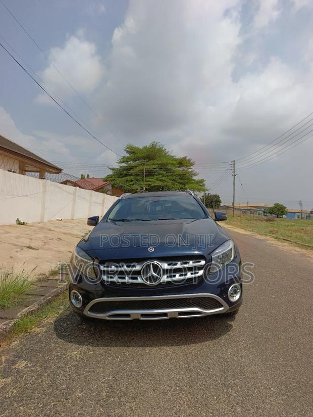 Mercedes-Benz GLA 250 2019 Blue