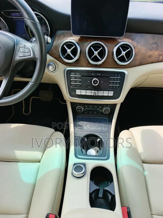 Mercedes-Benz GLA 250 2019 Blue photo 4