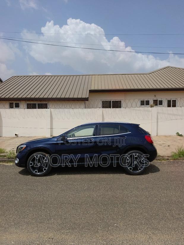 Mercedes-Benz GLA 250 2019 Blue photo 9