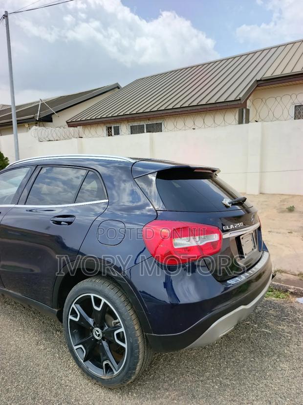 Mercedes-Benz GLA 250 2019 Blue photo 10