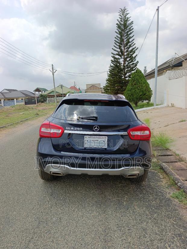 Mercedes-Benz GLA 250 2019 Blue photo 11