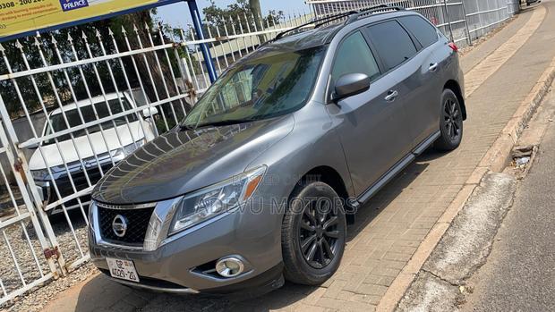Nissan Pathfinder 2015 Silver photo 2