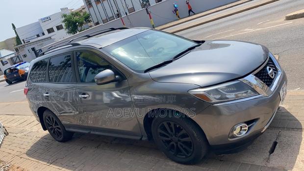 Nissan Pathfinder 2015 Silver