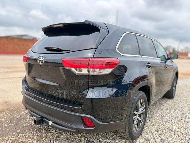 Toyota Highlander LE 4x2 (2.7L 4cyl 6A) 2017 Blue