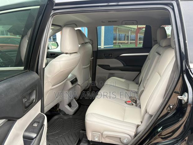 Toyota Highlander LE 4x2 (2.7L 4cyl 6A) 2017 Blue