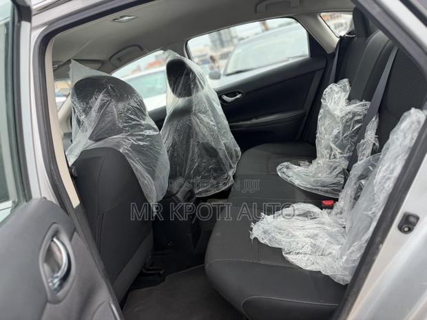 Nissan Sentra 2019 Silver