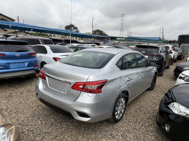 Nissan Sentra 2019 Silver