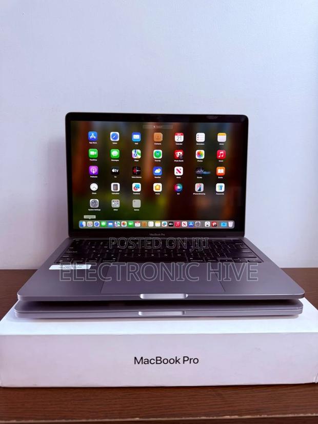Laptop Apple MacBook Pro 2020 16GB Apple M1 SSD 256GB