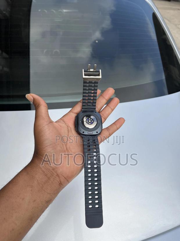 Samsung Galaxy Ultra Watch photo 4