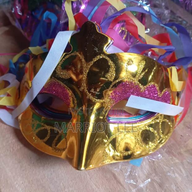 Party Mask · Photo 1