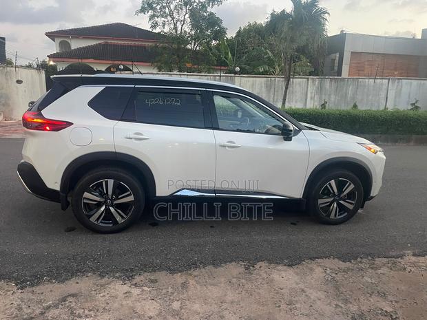 Nissan Rogue Platinum 2023 White photo 5