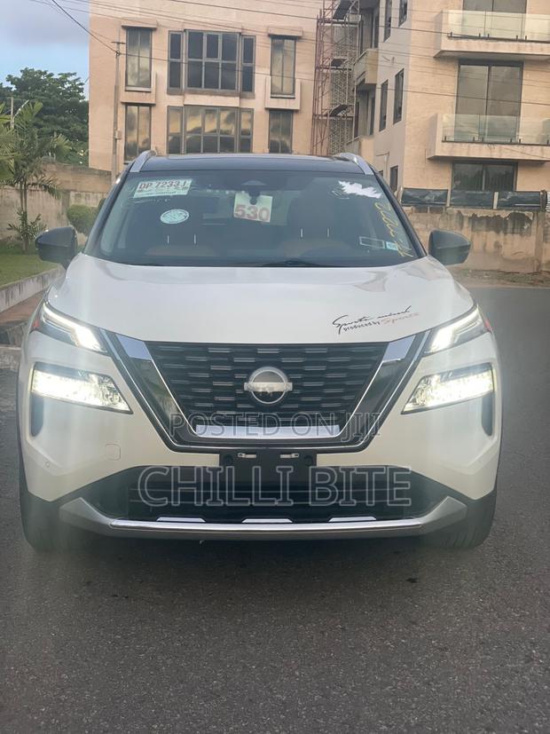 Nissan Rogue Platinum 2023 White
