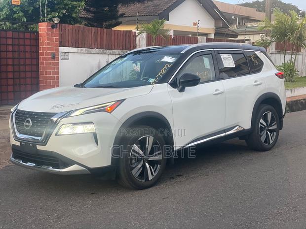 Nissan Rogue Platinum 2023 White photo 6