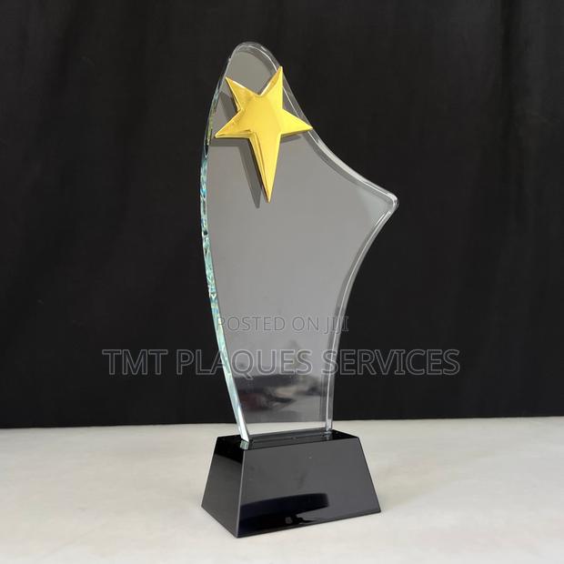 New Arrival Crystal Plaque · Photo 2