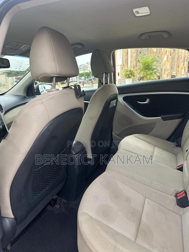 Hyundai Elantra Value Edition Sedan FWD (1.8L 4cyl 6A) 2016 Burgundy