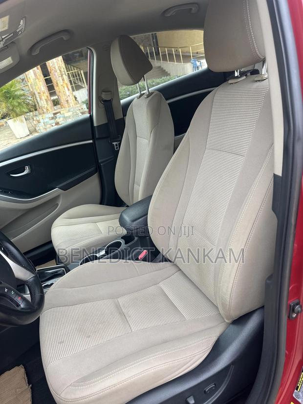 Hyundai Elantra Value Edition Sedan FWD (1.8L 4cyl 6A) 2016 Burgundy