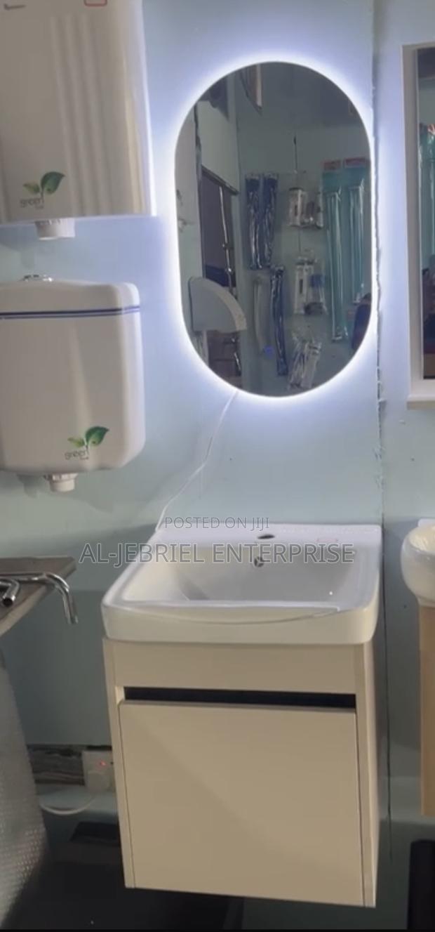 Countertop Basin + Led Mirror (40cm) · Photo 2