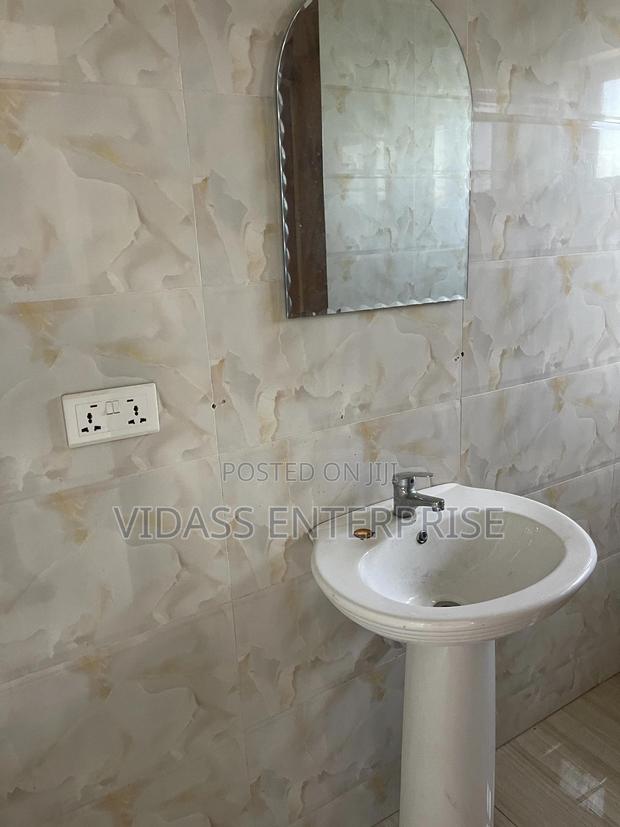 Furnished 2bdrm Block of Flats in Vidash Property, Abrantie for rent photo 3
