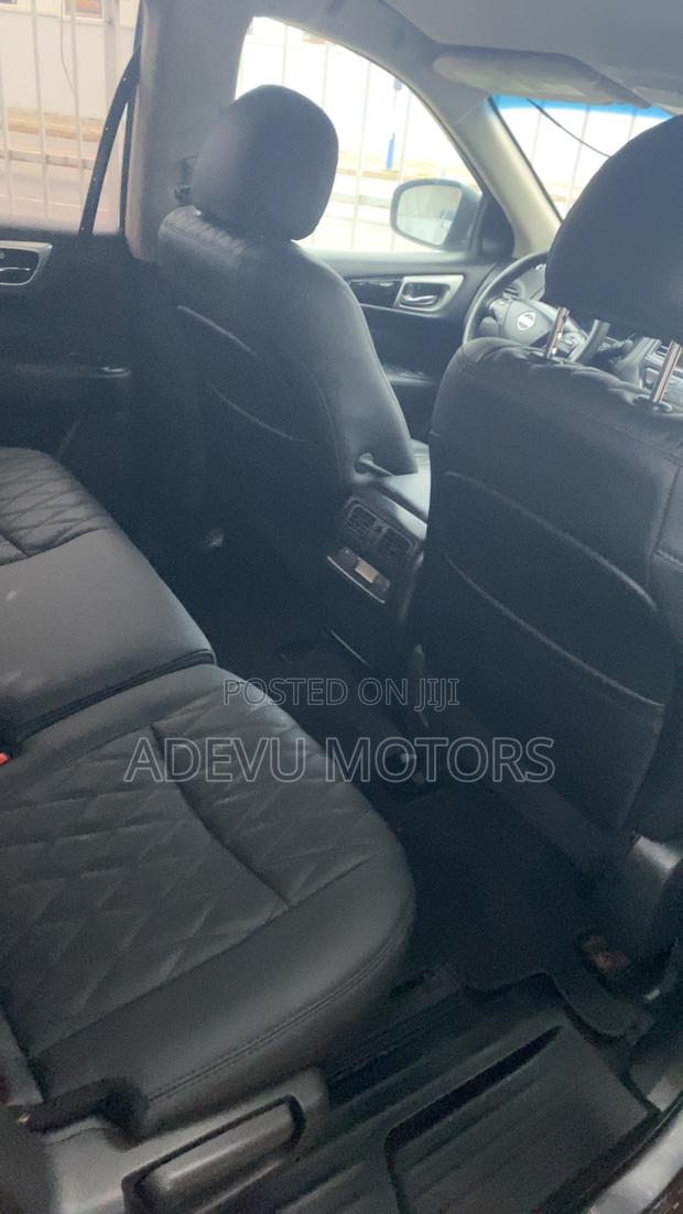 Nissan Pathfinder 2015 Silver photo 10