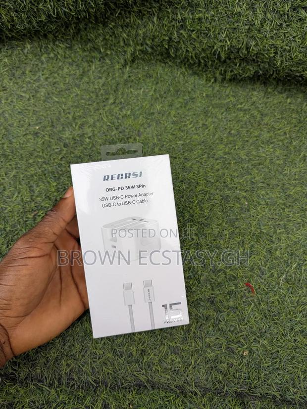 Recrsi C to C 35watts Fast Charger for iPhones · Photo 3