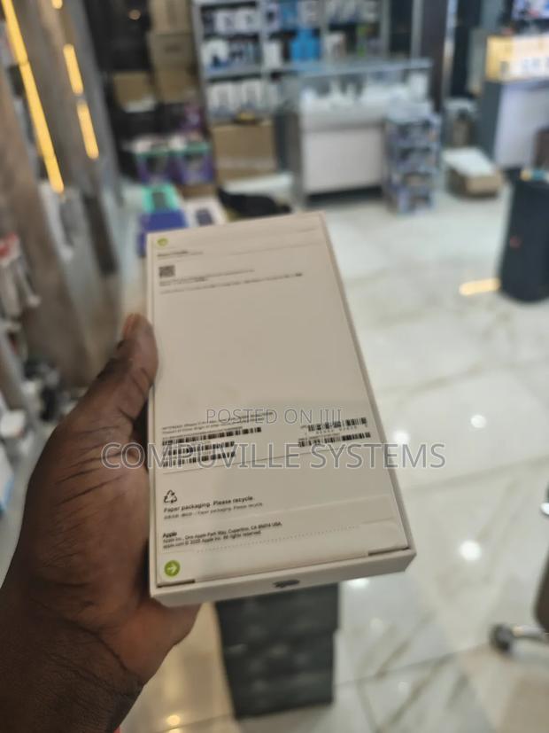 New Apple iPhone 17 Pro Max 256 GB Blue · Photo 3