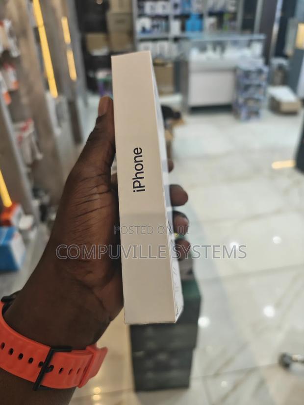 New Apple iPhone 17 Pro Max 256 GB Blue · Photo 4