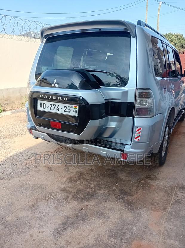 Mitsubishi Pajero 2015 Silver