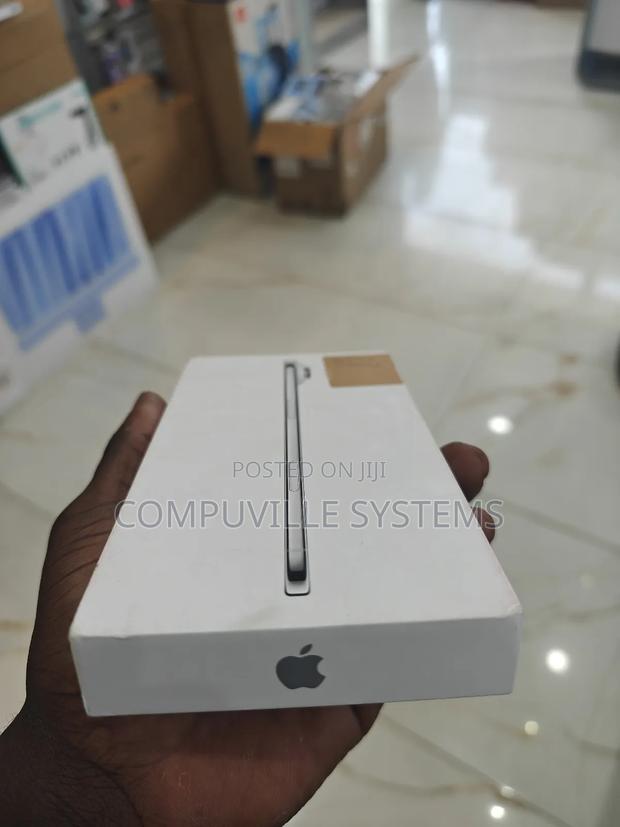 New Apple iPhone Air 512 GB White · Photo 1