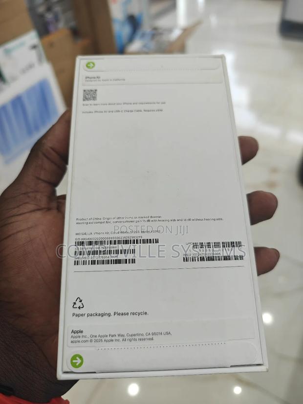 New Apple iPhone Air 512 GB White · Photo 4