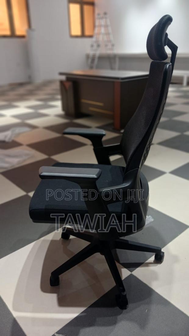 Plastic Office Chairs · Photo 4