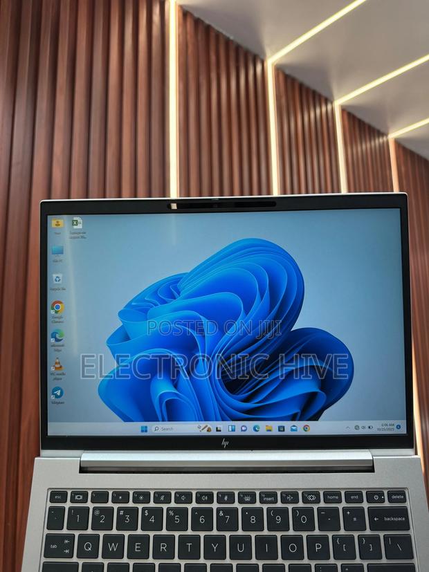 Laptop HP EliteBook 830 32GB Intel Core Ultra 7 SSD 512GB photo 2
