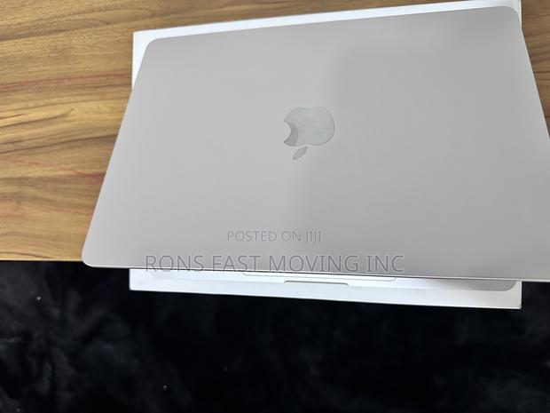 New Laptop Apple MacBook Air 2022 M2 16GB Apple M2 SSD 512GB