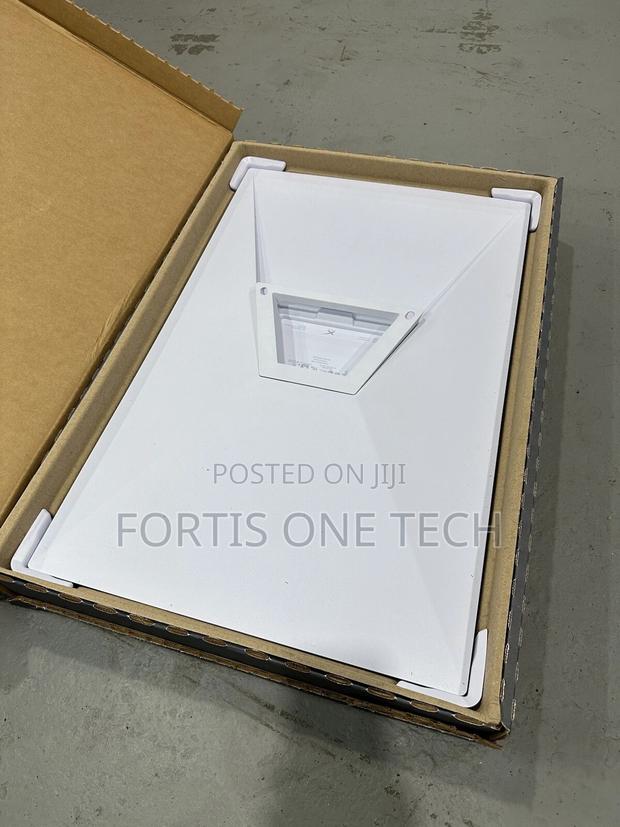 Starlink V4X Kit - Standard -New Sealed · Photo 3