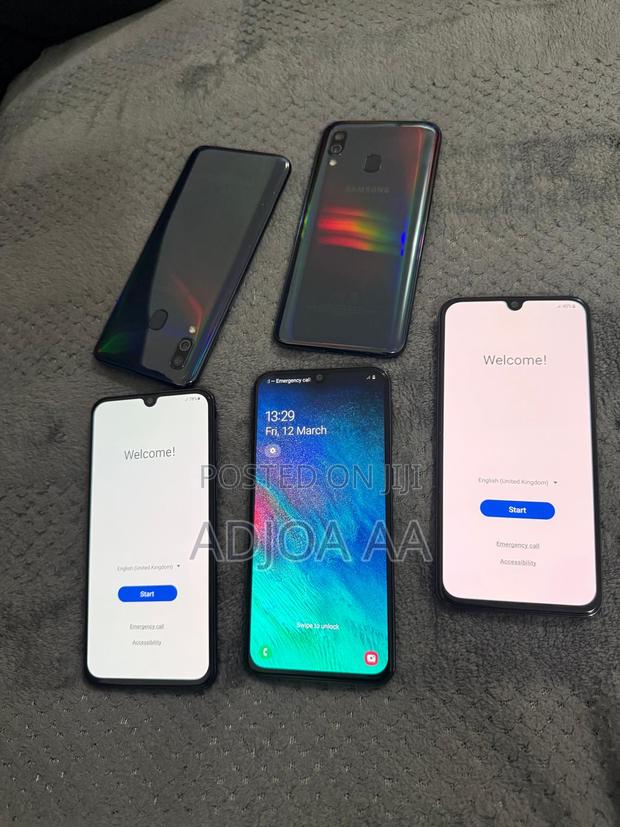 Samsung Galaxy A40 64 GB Black photo 2