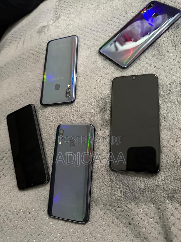 Samsung Galaxy A40 64 GB Black photo 4