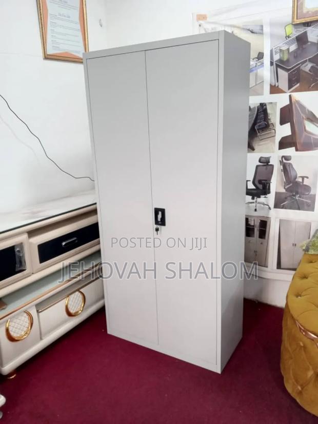 Closed Door Cabinet · Photo 2