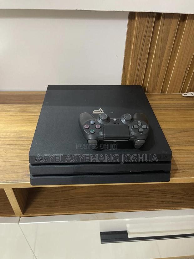 Playstation 4 Pro photo 4