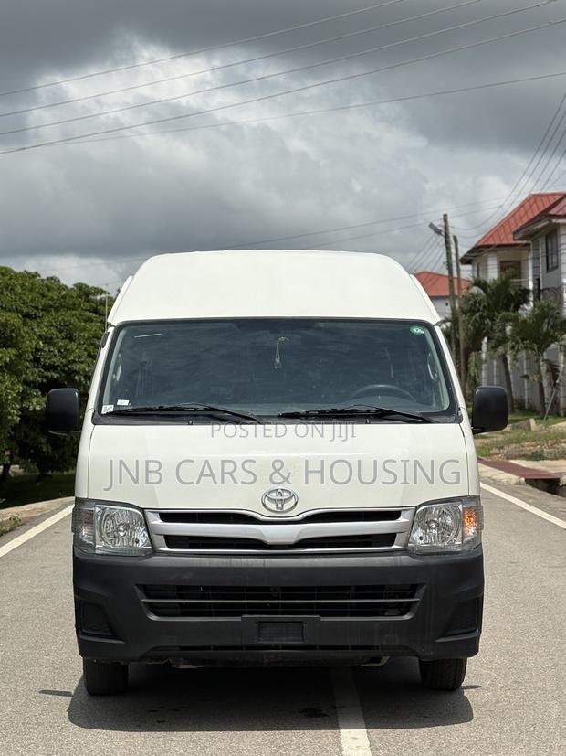 Toyota Grand HiAce 2012 White