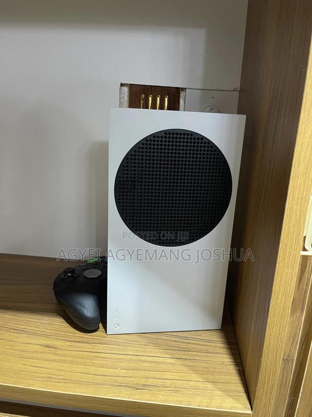 Xbox Series S( Comes With Elite Controller)