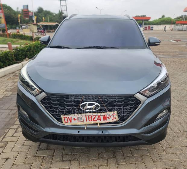 Hyundai Tucson 2017 Gray photo 3