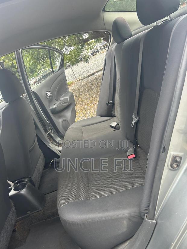 Nissan Versa 2012 Gray